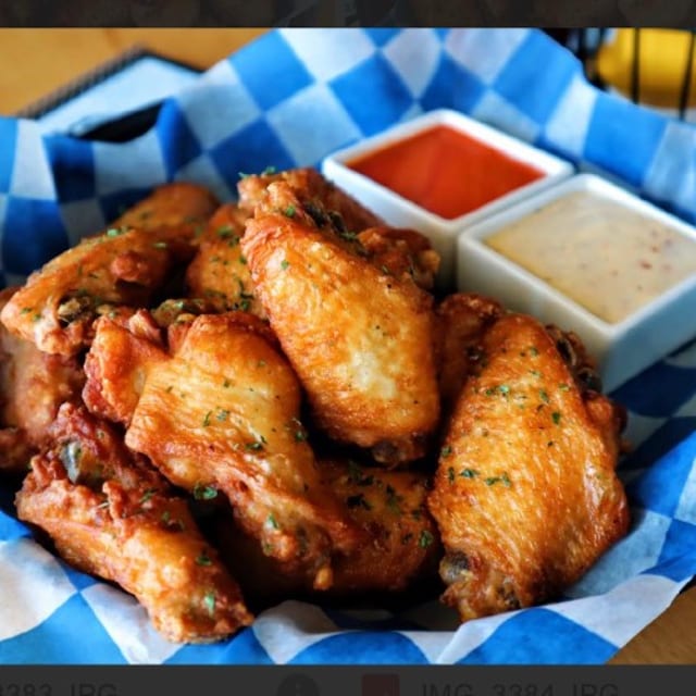 Traditional Wings - 6 wings.