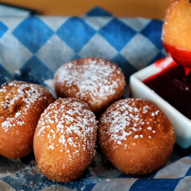 Beignets.